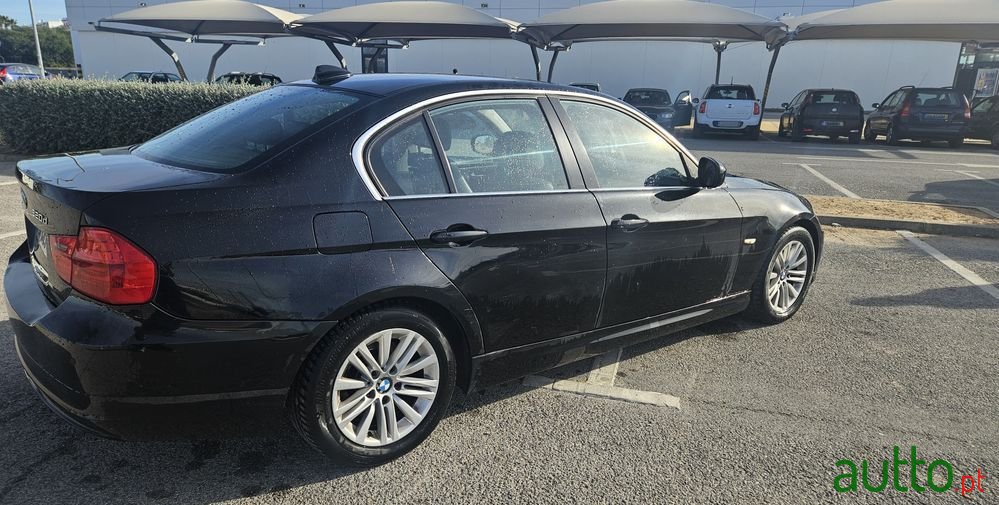 2010' BMW Série 3 D Auto photo #4