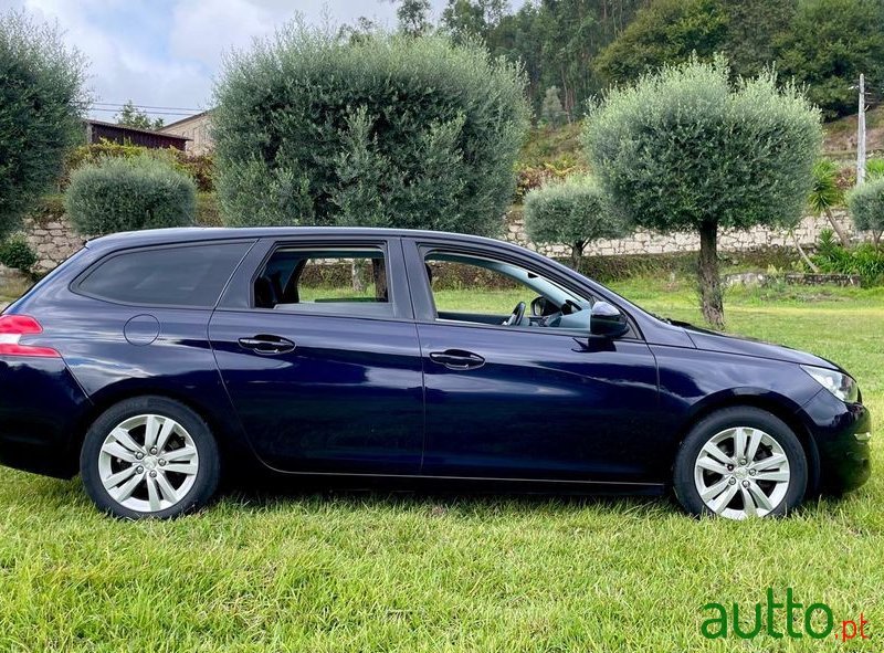 2015' Peugeot 308 Sw photo #5