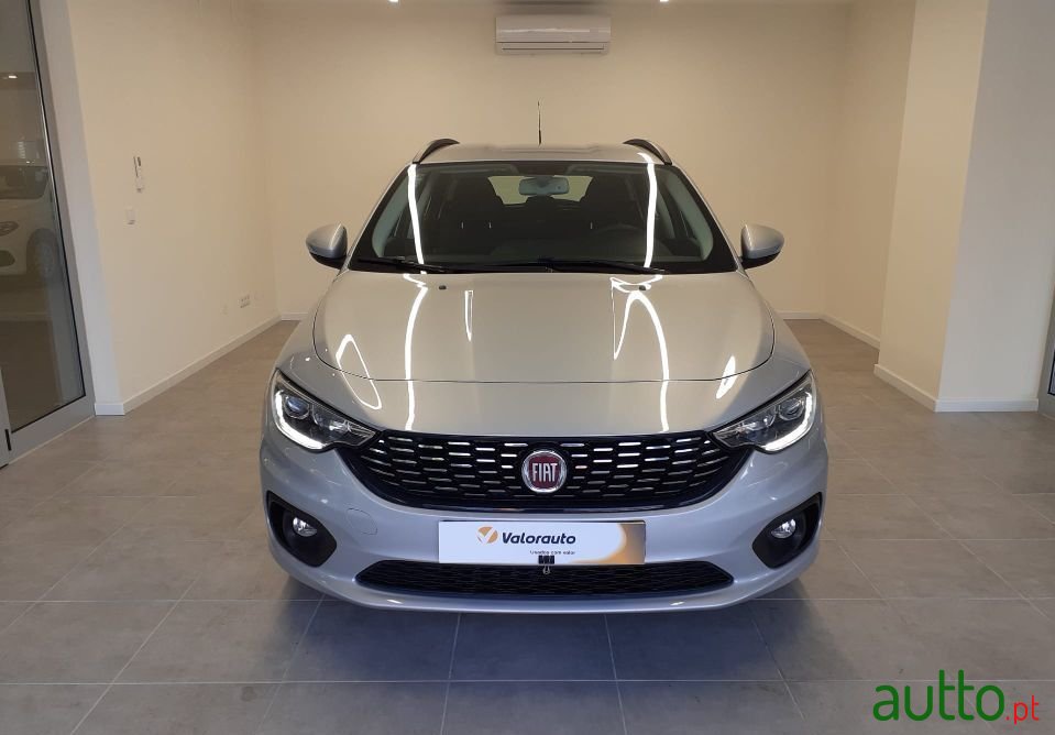 2019' Fiat Tipo Station Wagon photo #1