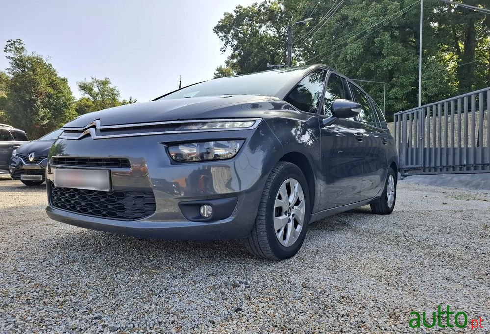 2015' Citroen C4 Grand Picasso photo #6
