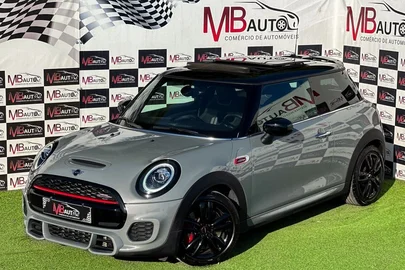 2019' MINI 3 Portas