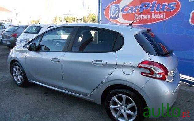 2013' Peugeot 208 1.4 Hdi Active photo #1