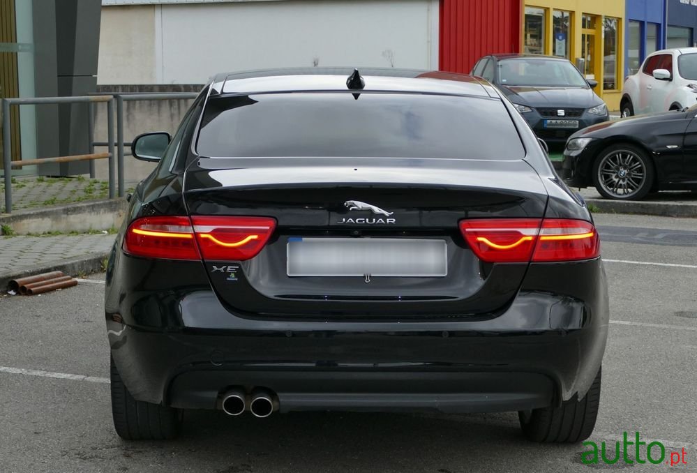 2017' Jaguar XE photo #4