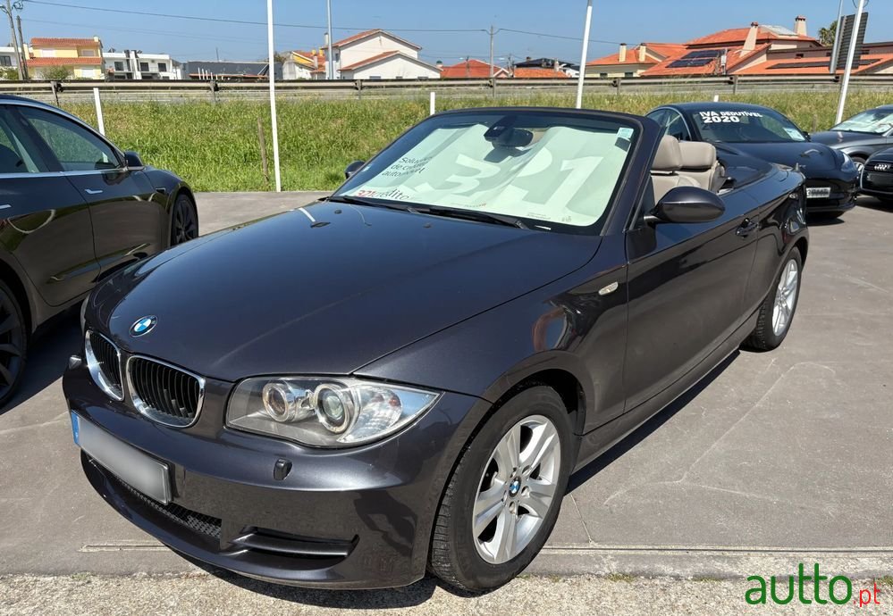 2008' BMW Série 1 D Cabrio photo #1