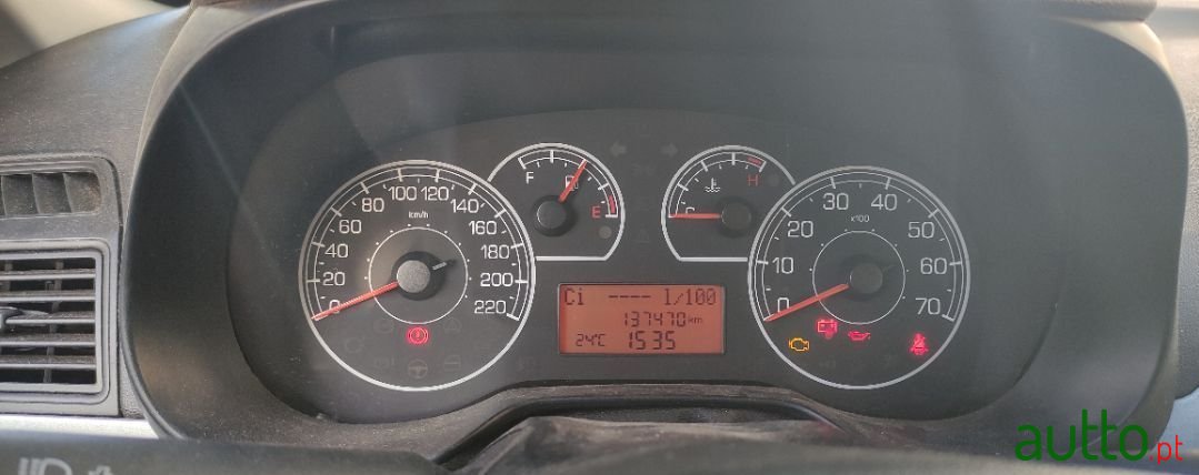 2010' Fiat Grande Punto photo #2