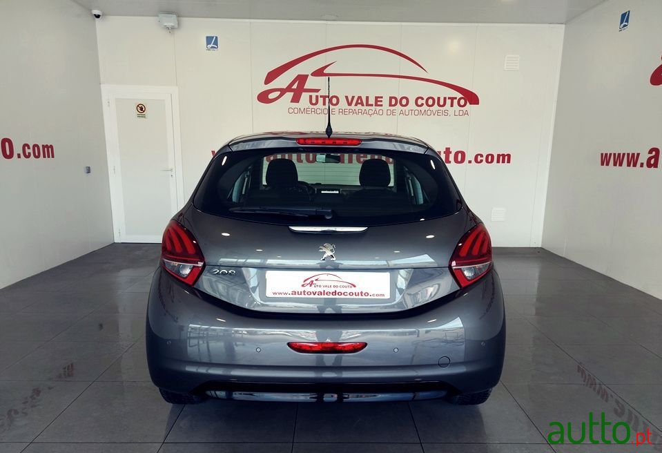 2019' Peugeot 208 photo #5