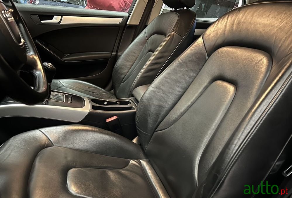 2010' Audi A4 Avant photo #6