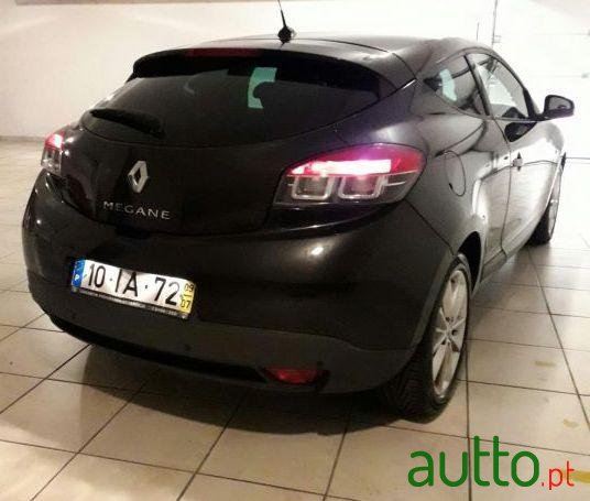 2009' Renault Megane Coupe photo #2