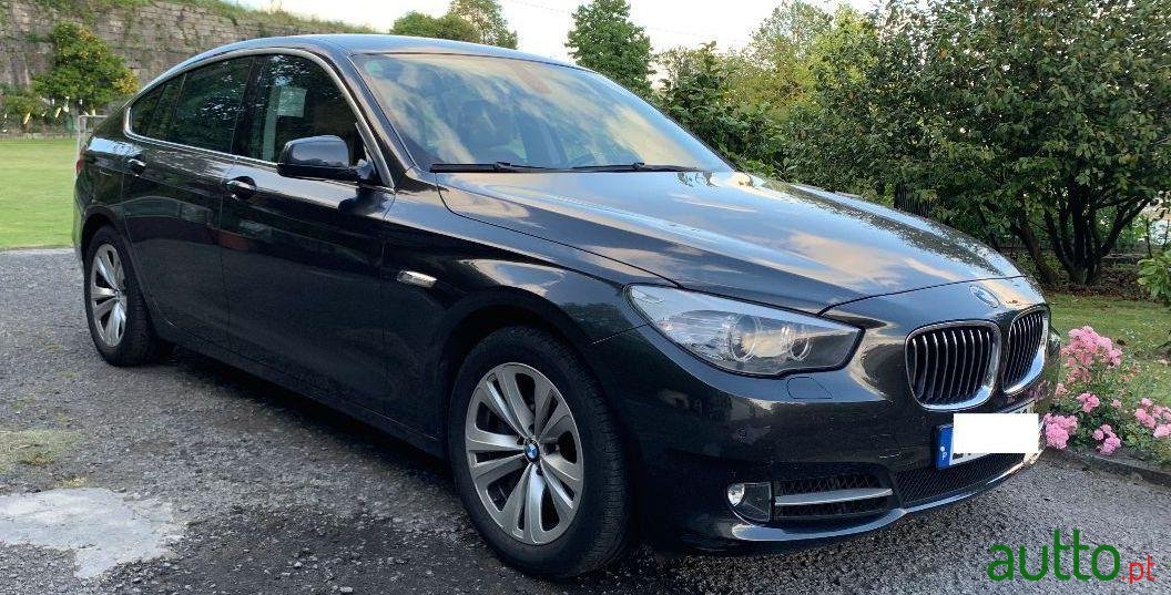 2010' BMW 530 Gran Turismo photo #2