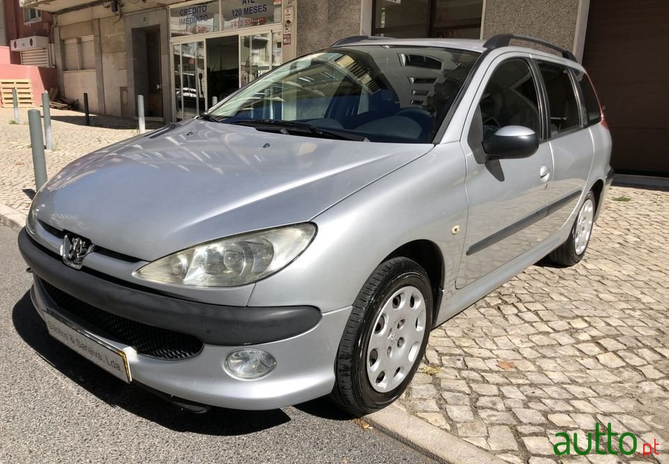 2006' Peugeot 206 Sw photo #1