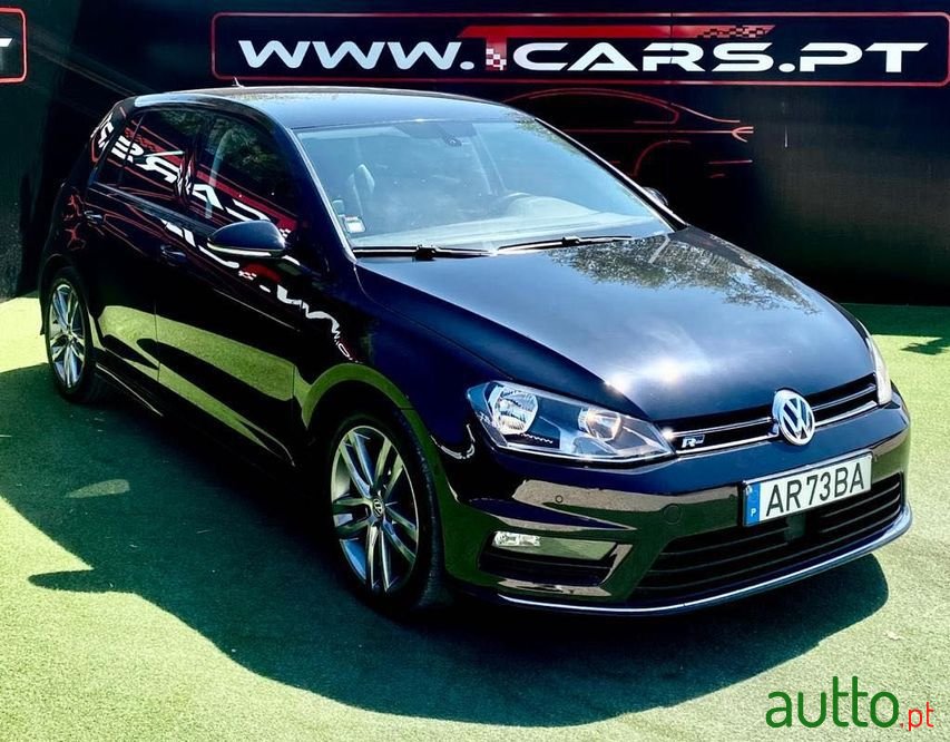 2015' Volkswagen Golf photo #1