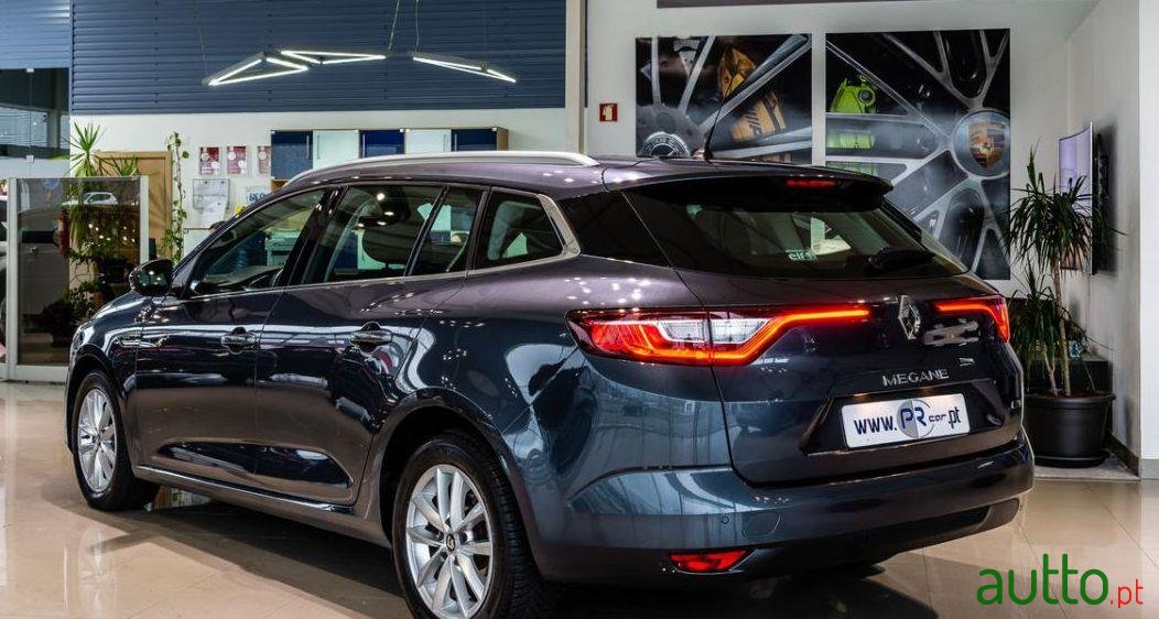 2017' Renault Megane Sport Tourer photo #1
