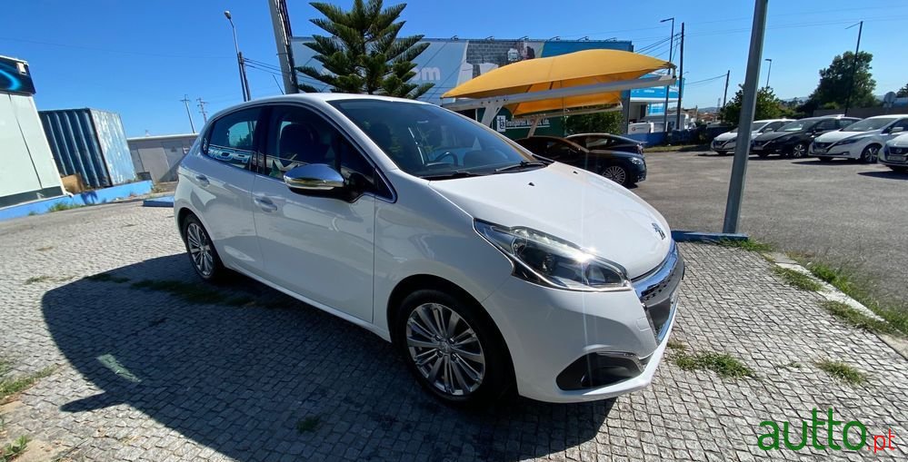 2018' Peugeot 208 photo #3