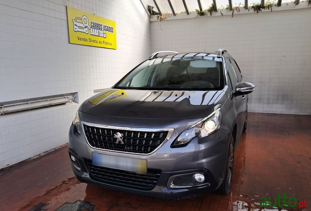 2018' Peugeot 2008 1.2 Puretech Style photo #1