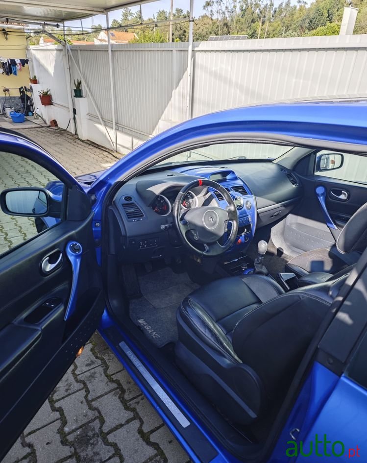 2006' Renault Megane Sport F1-Team R26 photo #5