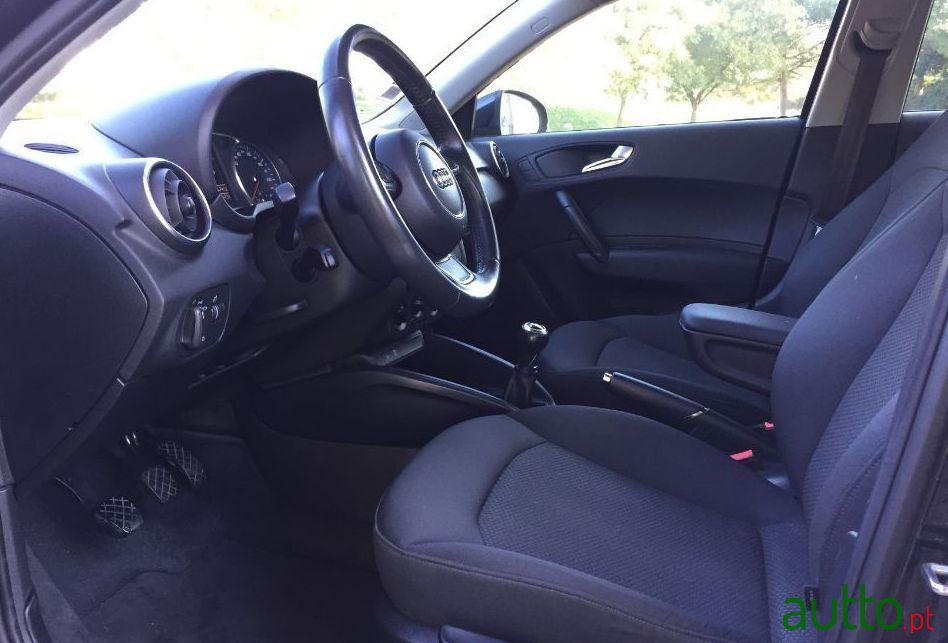 2013' Audi A1 Sportback photo #2