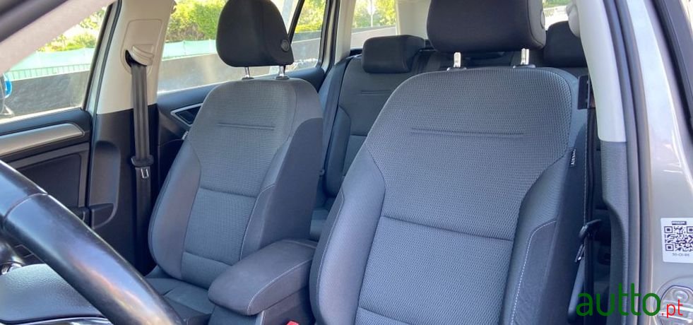 2014' Volkswagen Golf Variant photo #5