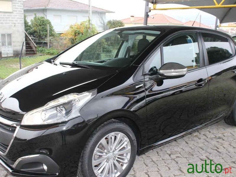 2018' Peugeot 208 photo #3