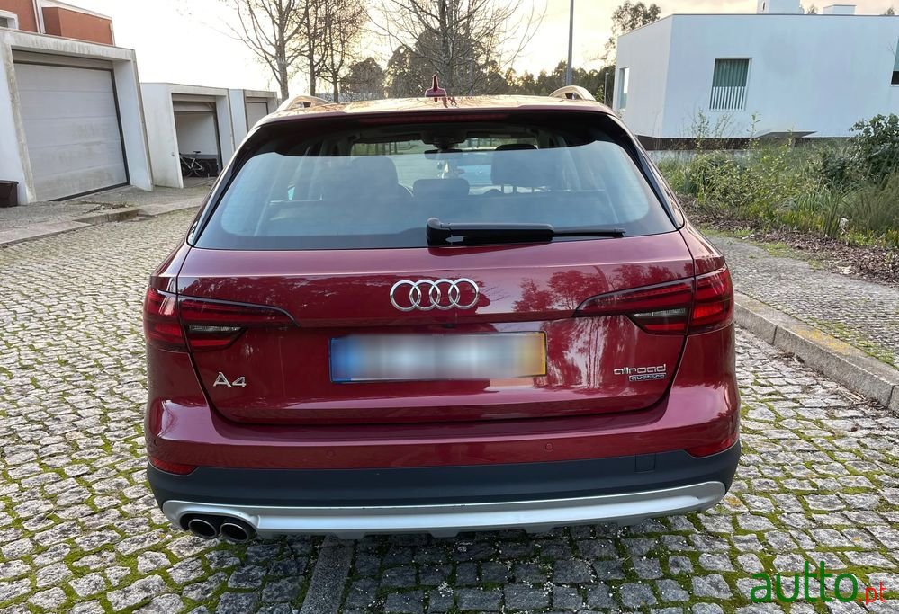 2017' Audi A4 Allroad photo #4