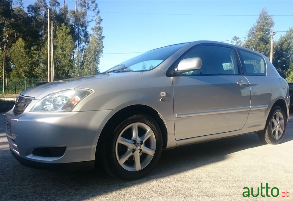 2004' Toyota Corolla photo #1