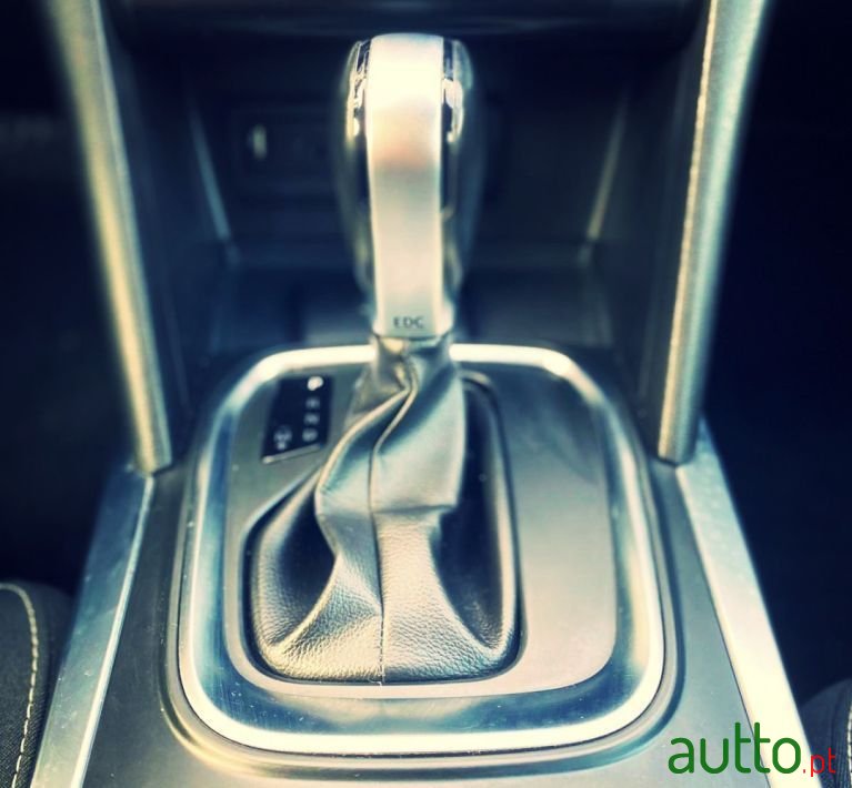 2017' Renault Megane Sport Tourer photo #5