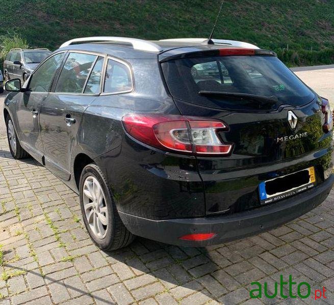 2012' Renault Megane Break photo #4