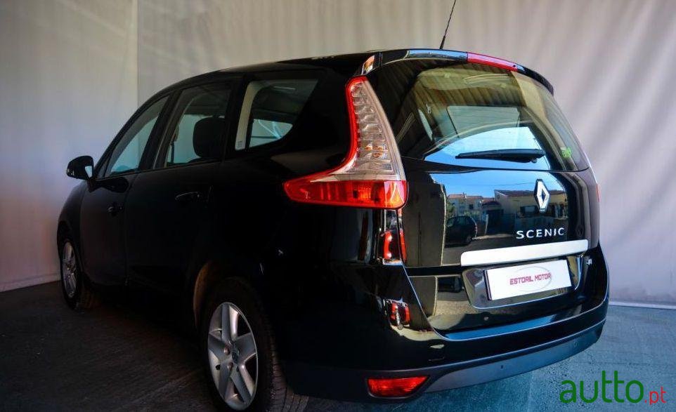 2014' Renault Grand Scenic photo #2