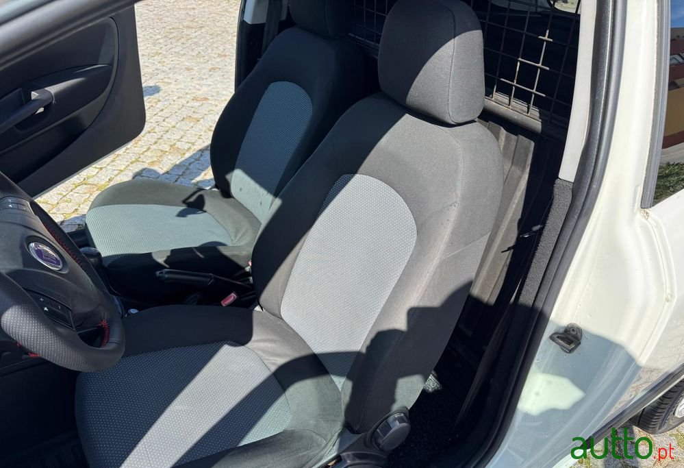 2010' Fiat Grande Punto photo #4