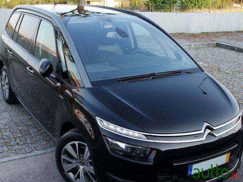 2015' Citroen C4 Grand Picasso photo #1