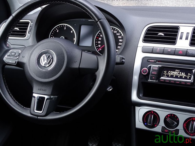 2013' Volkswagen Polo photo #4