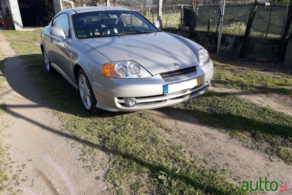 2001' Hyundai Coupe photo #2