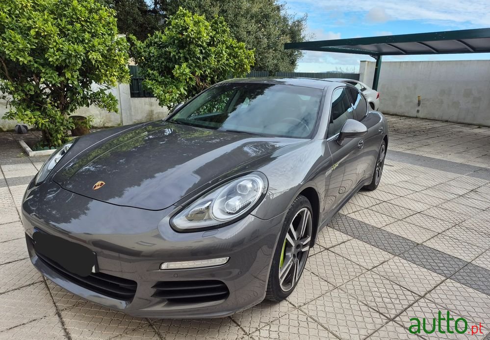 2016' Porsche Panamera S E-Hybrid photo #5