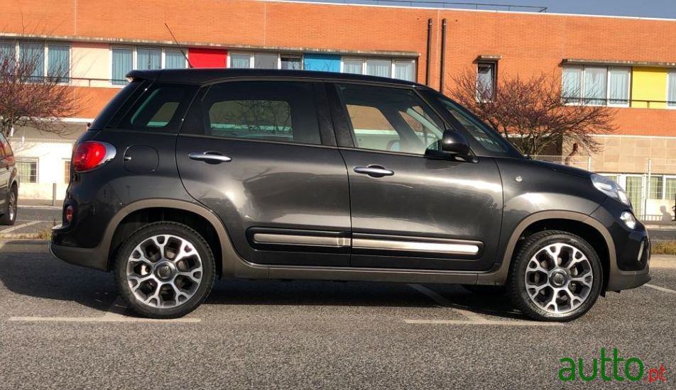 2017' Fiat 500L photo #1