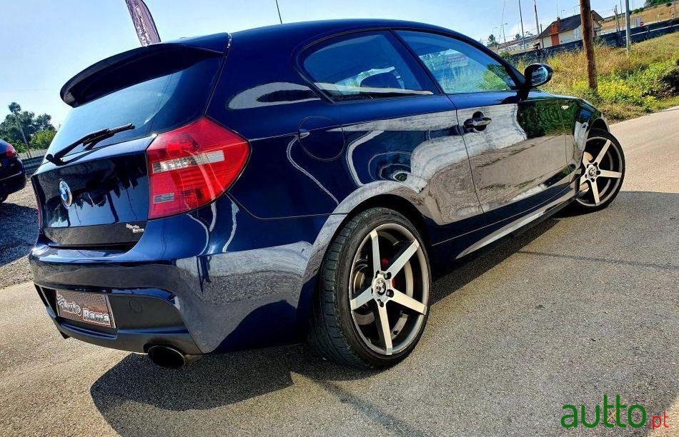 2007' BMW 118 Coupé Pack M photo #2