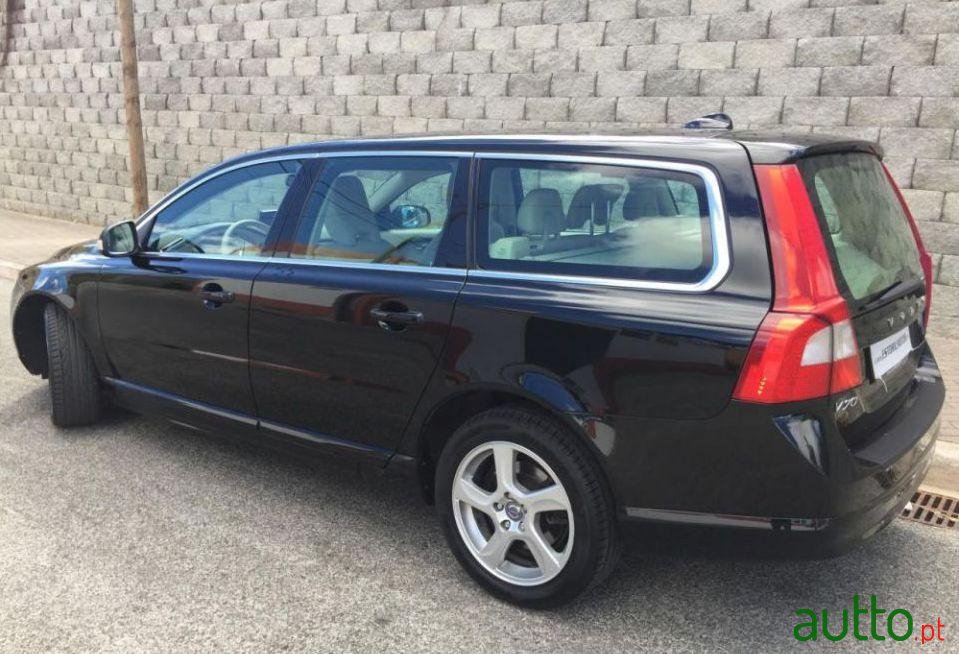 2011' Volvo V70 2.0 D3 Summum photo #2
