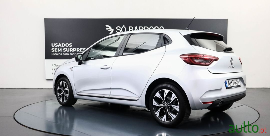 2021' Renault Clio photo #3