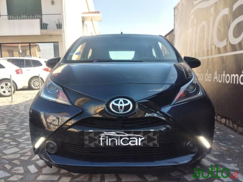 2015' Toyota Aygo photo #2