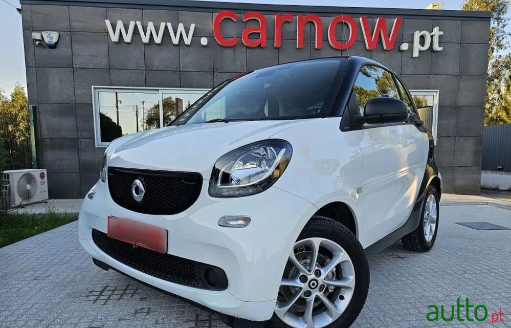 2019' Smart Fortwo 1.0 Passion 71 photo #1