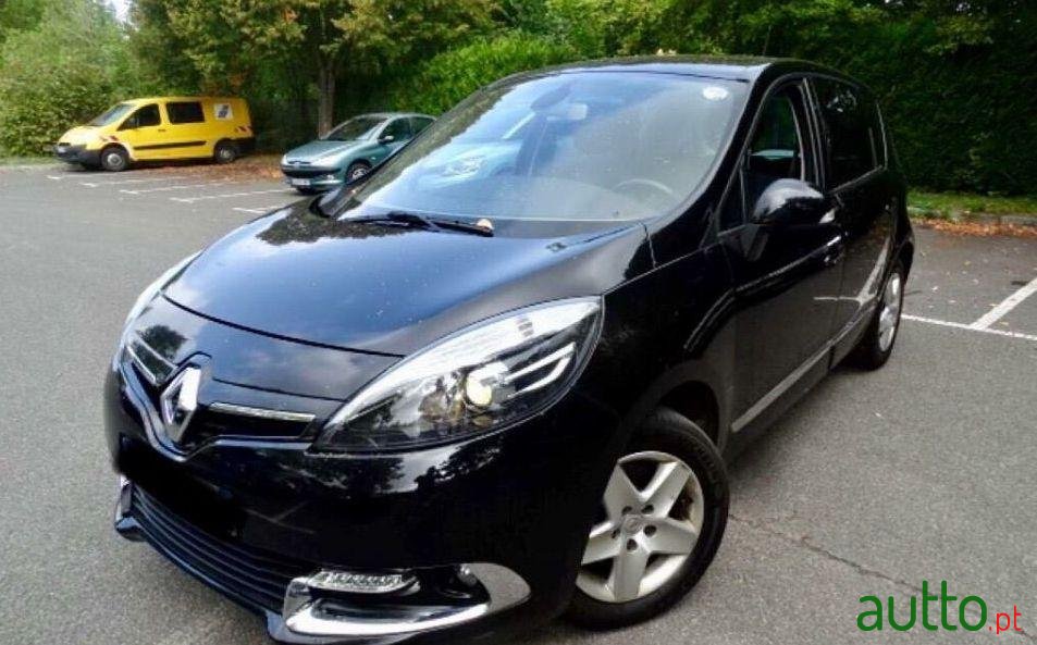 2015' Renault Scenic photo #2