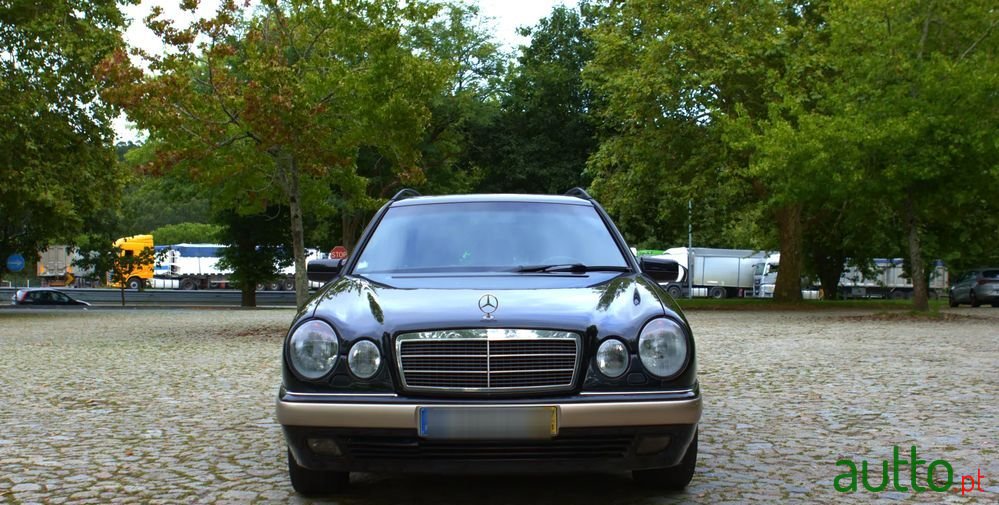 1997' Mercedes-Benz E 300 Td Classic photo #2