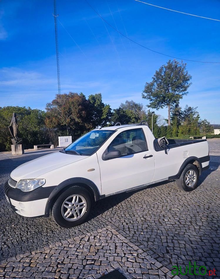 2006' Fiat Strada photo #1