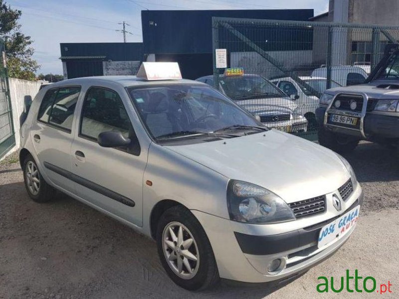 2002' Renault Clio 1.5 Dci Expression photo #2