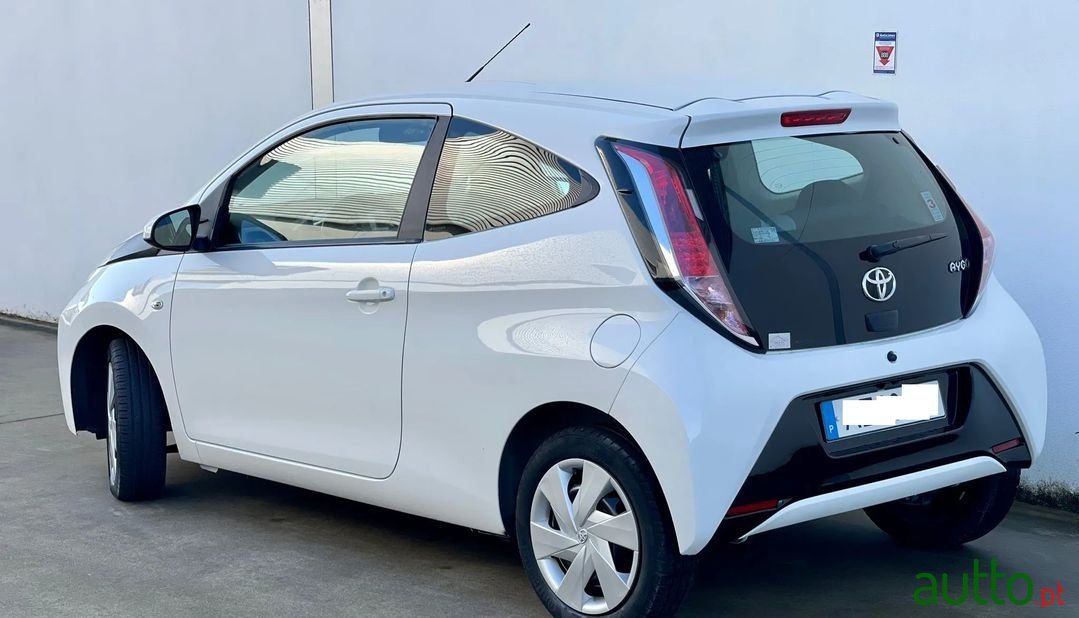 2016' Toyota Aygo photo #3