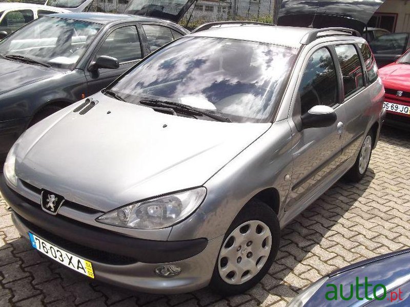 2004' Peugeot 206 Sw photo #2