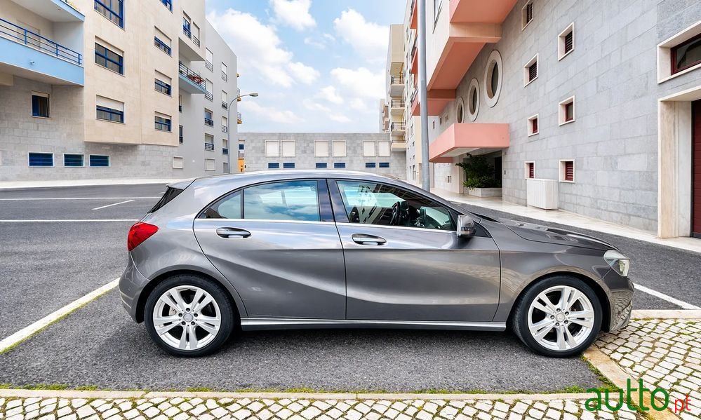 2016' Mercedes-Benz Classe A photo #3