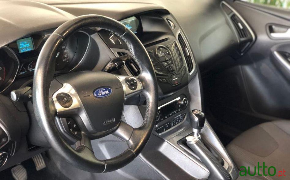 2013' Ford Focus Sw photo #1