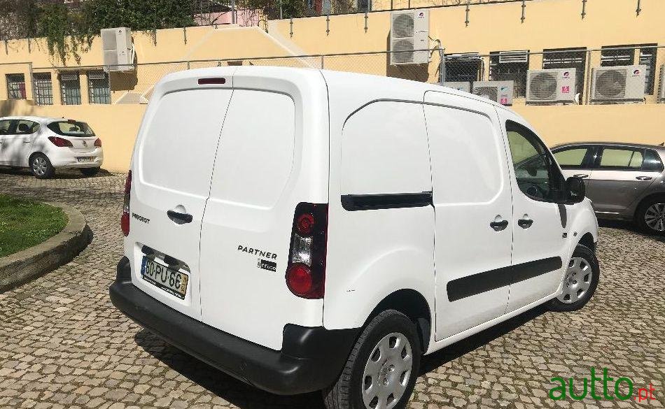 2015' Peugeot Partner photo #1