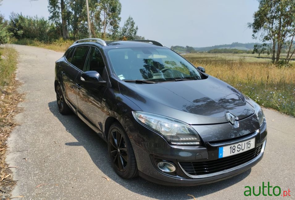 2012' Renault Megane Sport Tourer photo #1