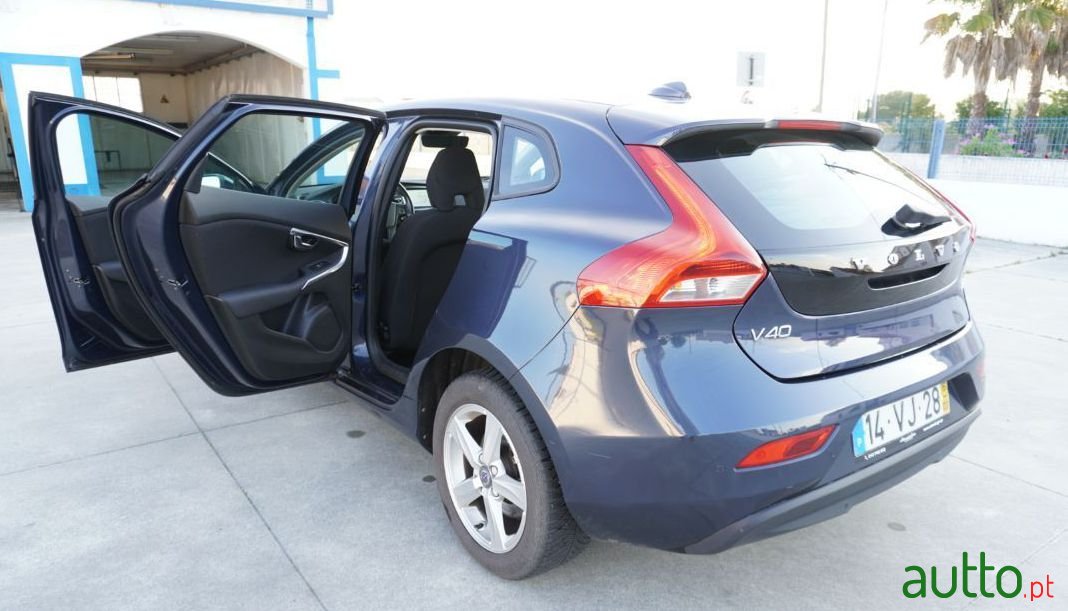 2015' Volvo V40 photo #3