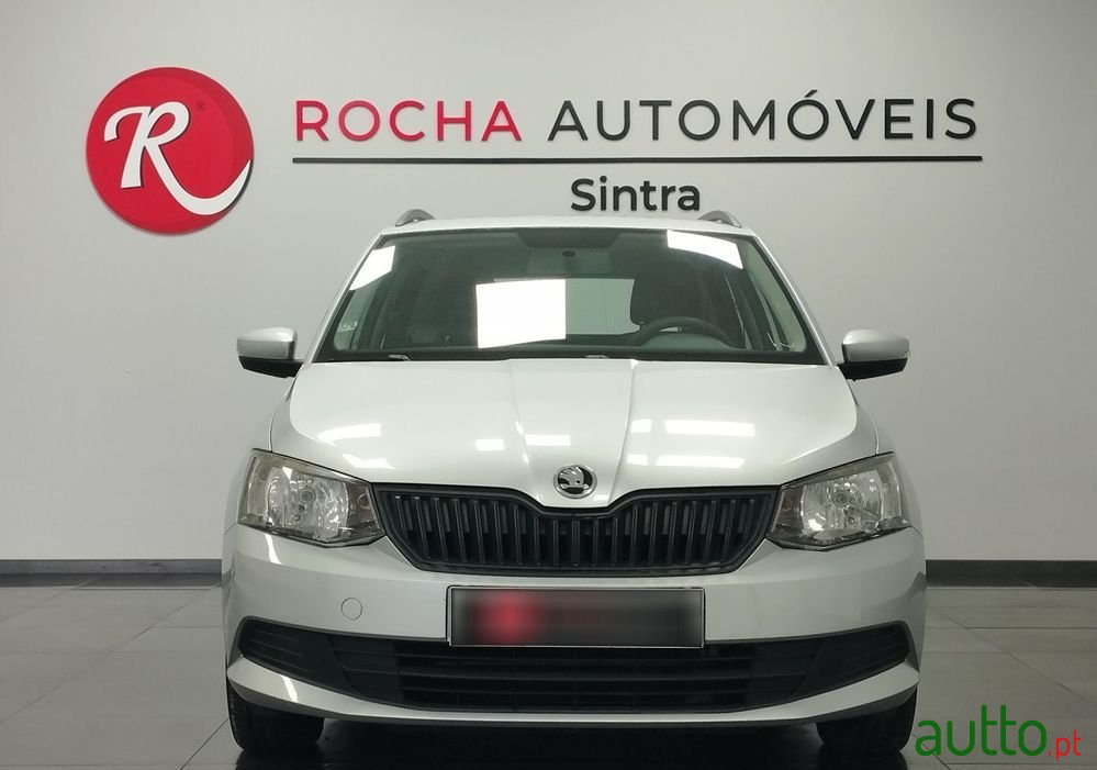 2016' Skoda Fabia Break photo #2
